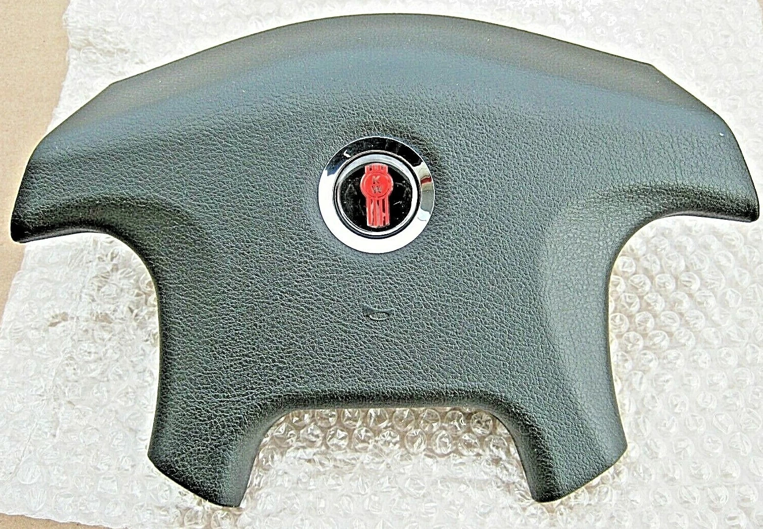 NEW GENUINE OEM PACCAR HORN COVER PAD V4 SERIES w/ KENWORTH EMBLEM V4P001KW
