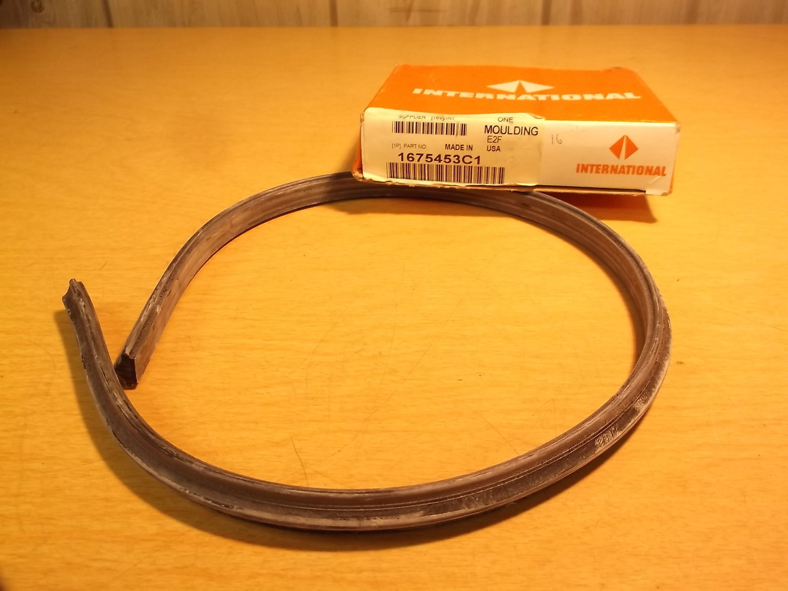 NEW Navistar International Moulding 1675453C1 *FREE SHIPPING*