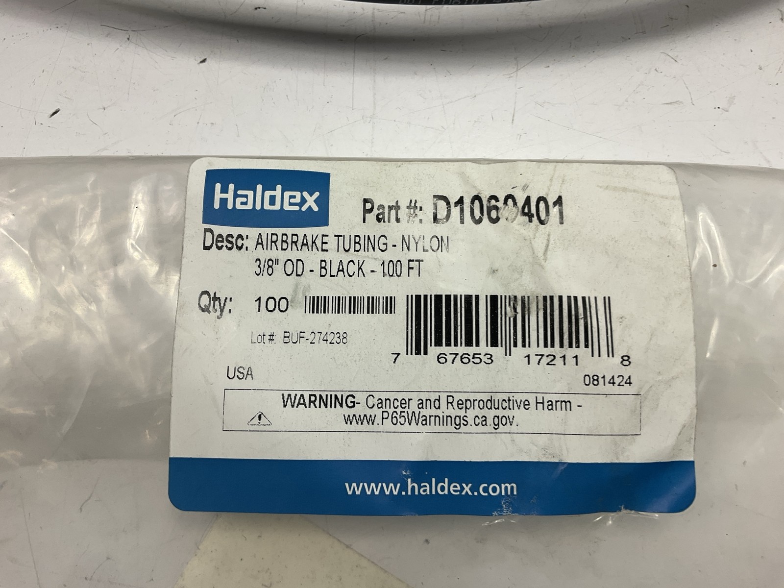 100 FEET – Haldex D1060401 3/8″ Air Brake Tubing Nylon, Black, 150 PSI SAE J844