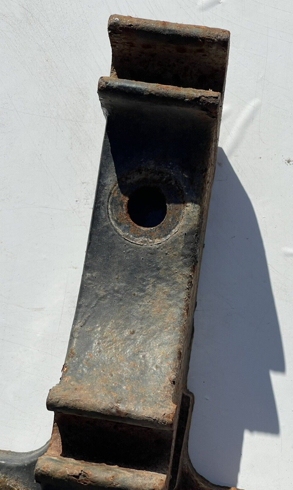 Freightliner Cascadia Cab Mount Support Bracket OEM
