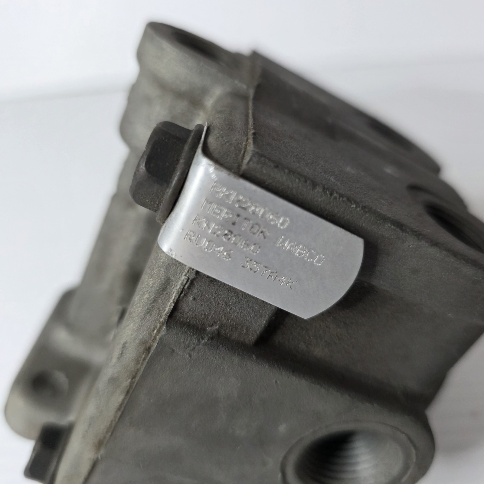 Meritor Wabco KN28060 Air Brake Relay Valve