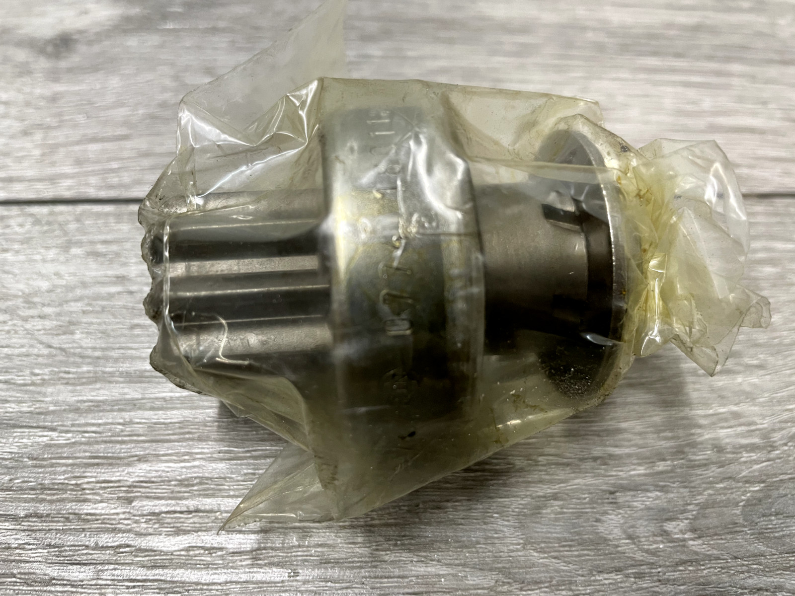 J&N 220-12378 – Drive Assembly Roller, 9T, 1″ / 25.4mm OD, CW, 6 Spiral Spl., Pr