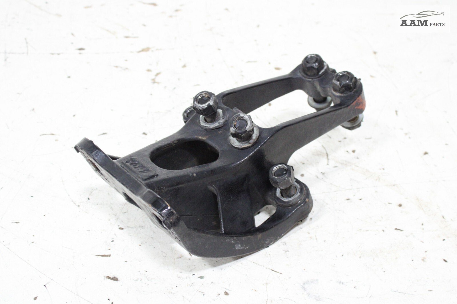 2018-24 FREIGHTLINER CASCADIA FRONT RIGHT CAB MOUNT BRACKET R18-67961-000 OEM