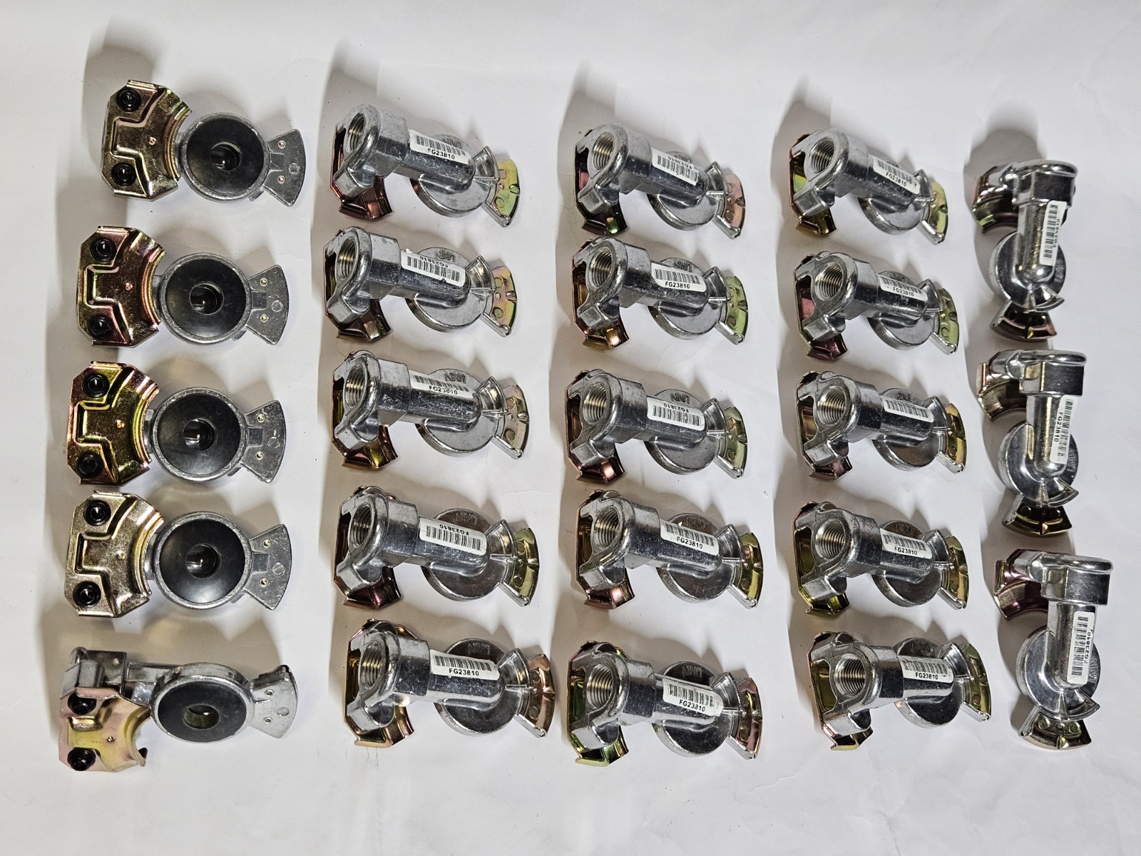 TRUCK PARTS- Universal Gladhand With Seal * Set of 23 Dynacraft