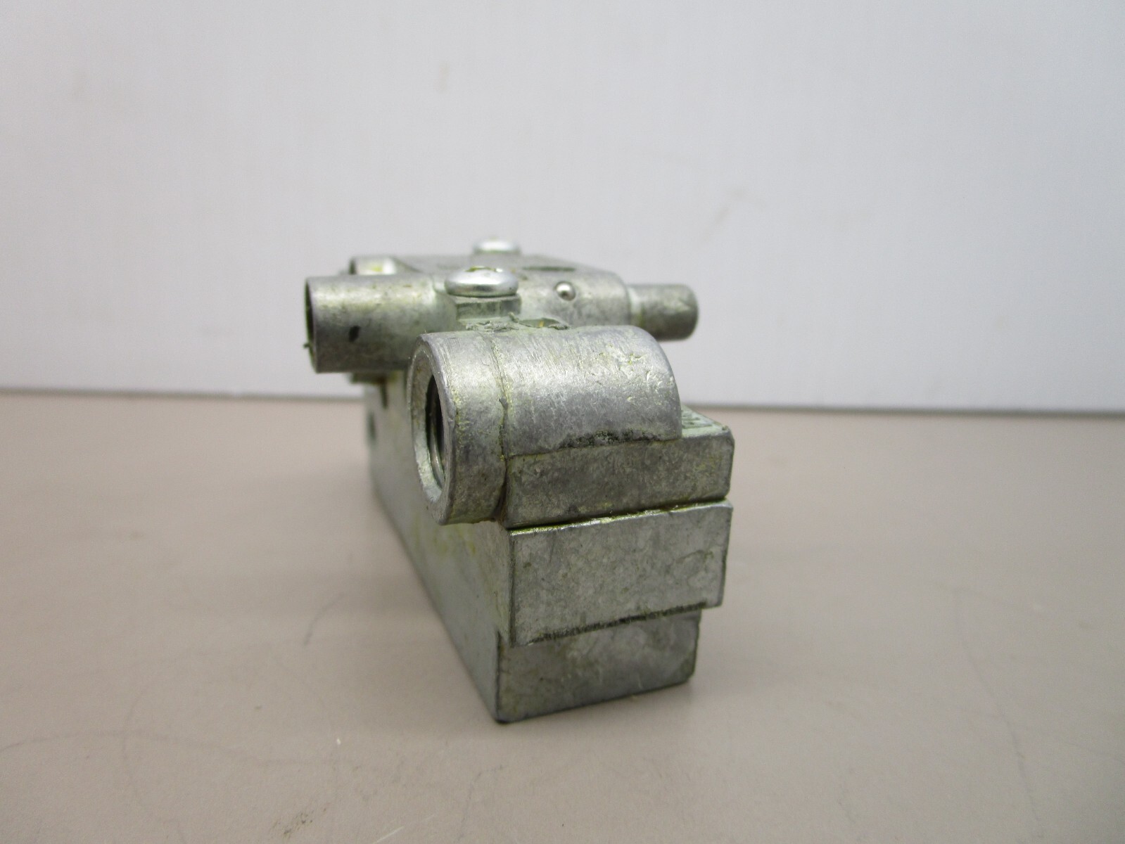 Sprague Pneumatic windshield Wiper Motor Air Control Valve Switcher Section