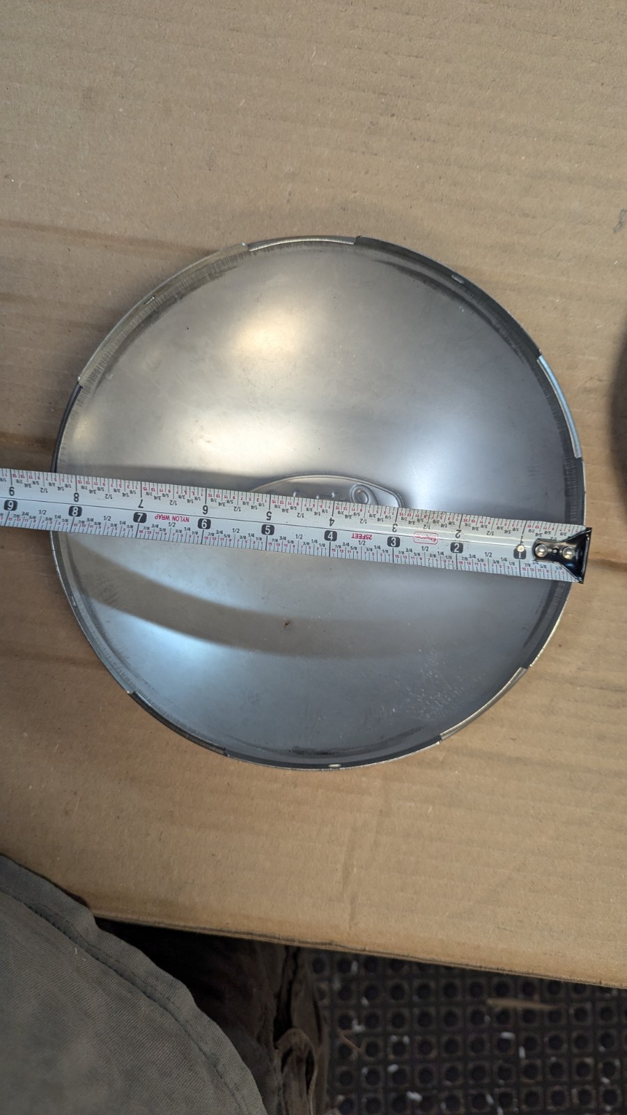 PETERBILT-Roadmaster Style 204 Chrome Front Hub Cap w/5 Notch Cutout (3/8″ Lip)