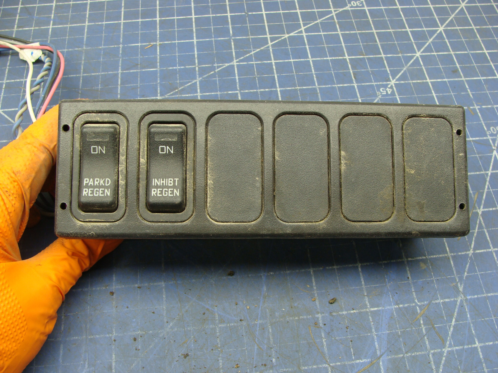 2011 IH PROSTAR+ SWITCH PANEL 3575432C4 PARKD REGEN INHIBT REGEN POLLAK 32289