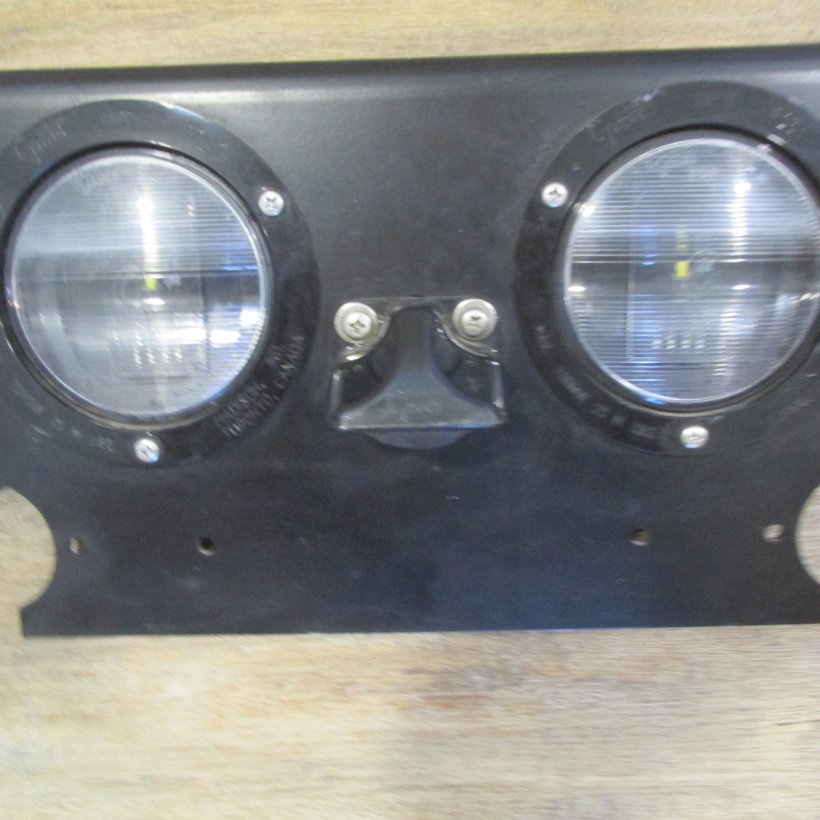 PACCAR A11-2264A TAIL LIGHT PANEL ASSEMBLY WITH GROTE BACK UP & LICENSE LIGHTS