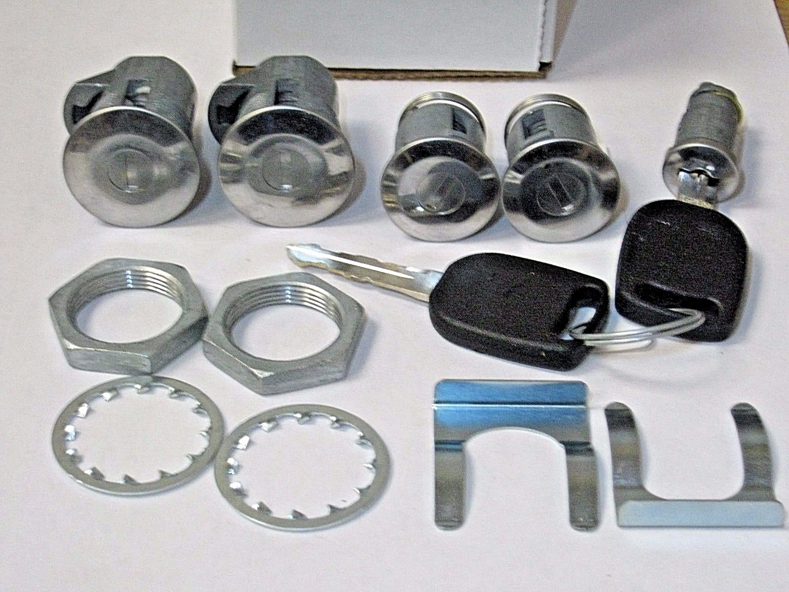 *NEW* SET of KENWORTH KEYED ALIKE TOOL BOX , DOOR LOCKS & IGNITION LOCKSET