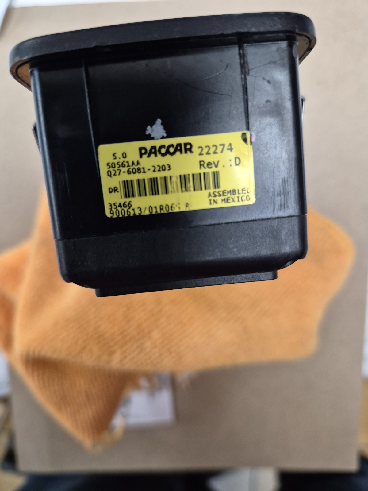 Genuine PACCAR OEM Kenworth Driver Door Control Module DCM Q27-1048-1200 50561aa