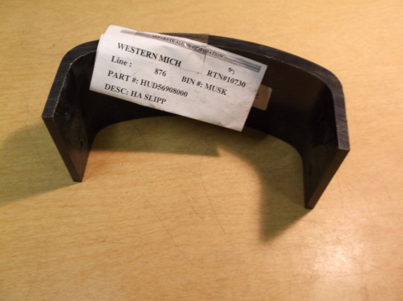 NEW Hendrickson HA Slippery Surface 56908-000 Freightliner Bracket