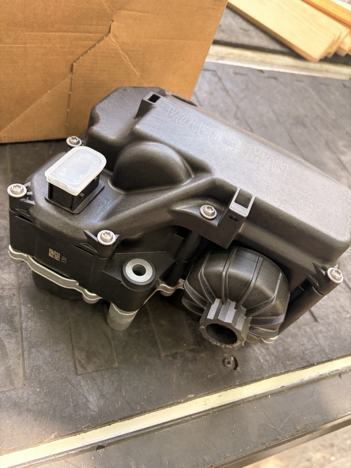 Volvo Mack Unit Pump DEF Pump 85031447 24326552 85002754 23753845