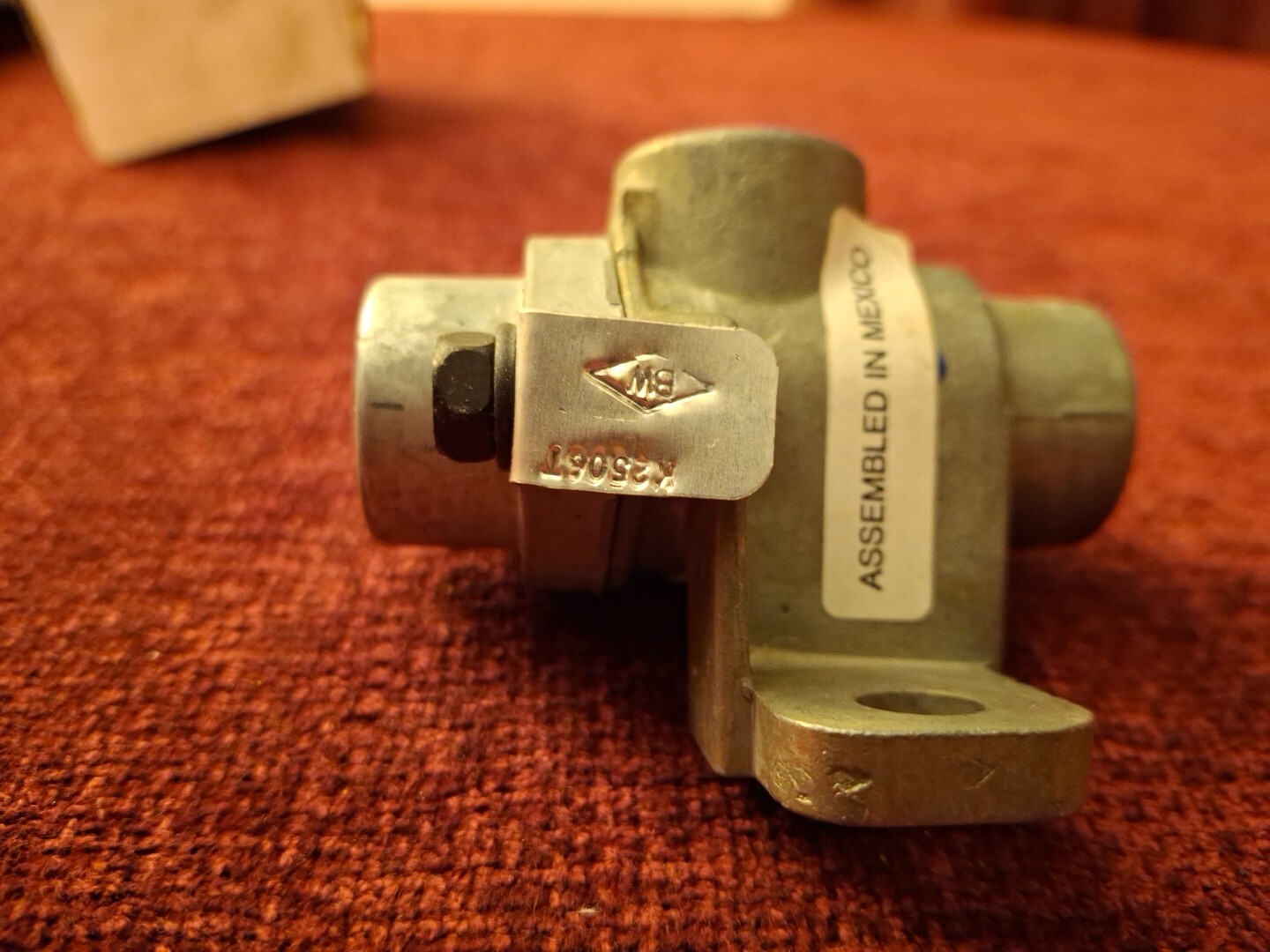 Genuine Bendix DC-4 Double Check Valve #278614 OEM Original Box Truck Air Brakes