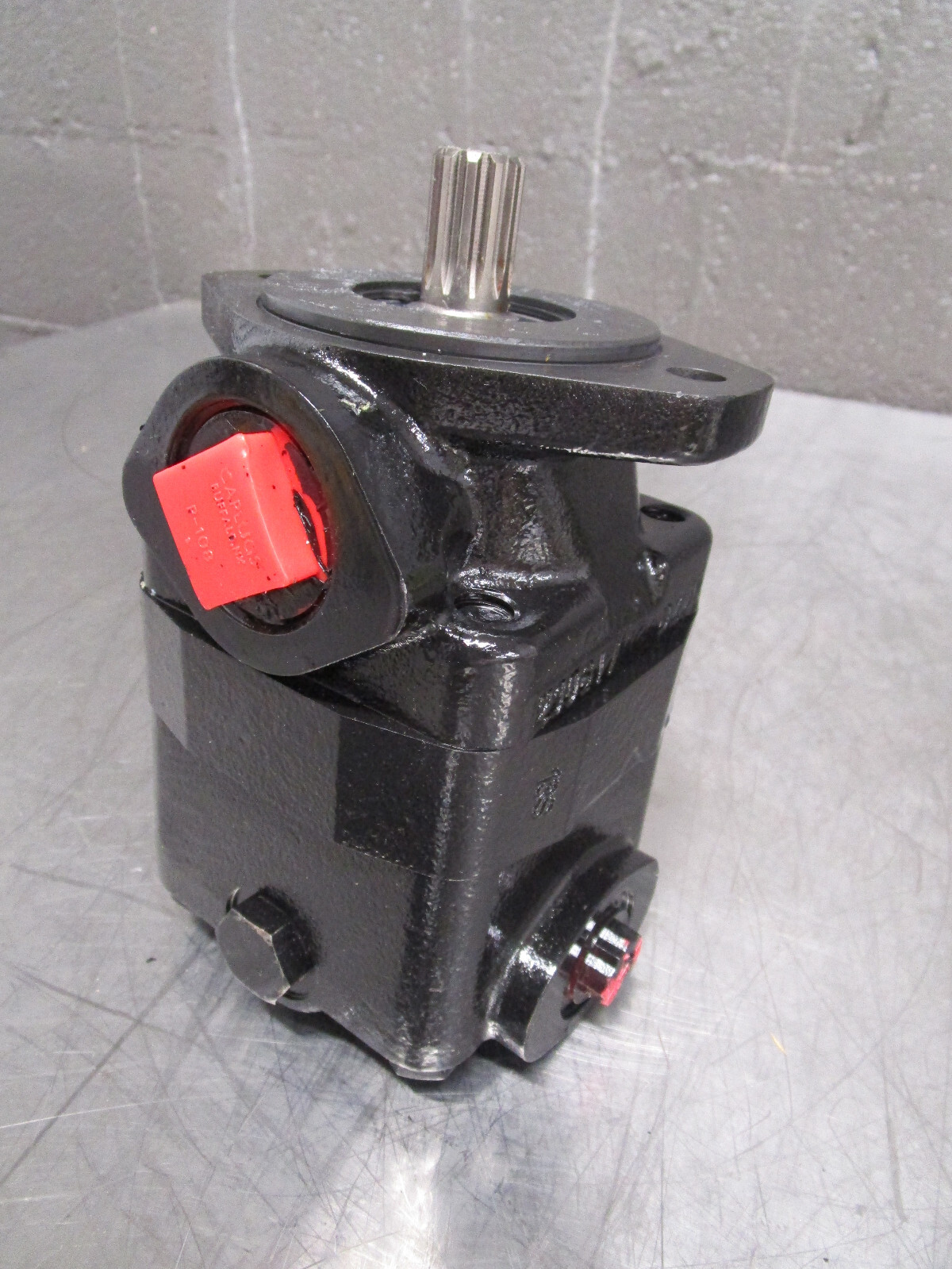 NEW OEM VICKERS VANE PUMP V20F 1P13P 38D8L 22L 720AR00350A