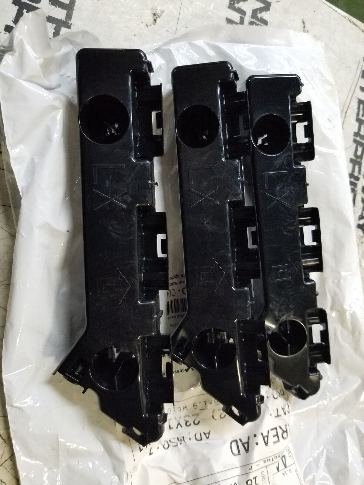 57010401AD LOT OF 3 PIECES BUMPER RETAINER SUPPORT