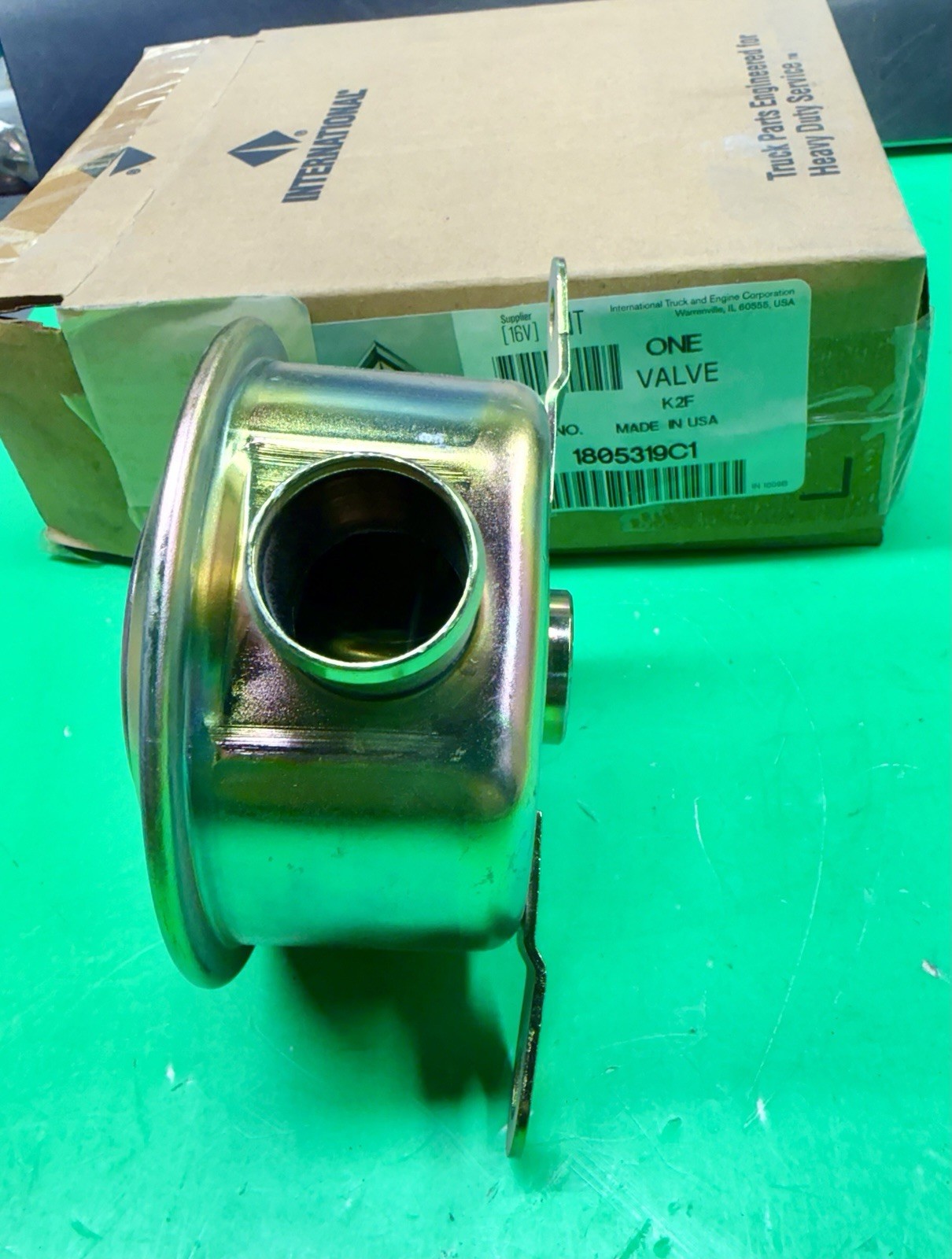 INTERNATIONAL 1805319C1 CRANKCASE VENT PRESSURE RELIEF VALVE T444E 7.3L💥FS💥