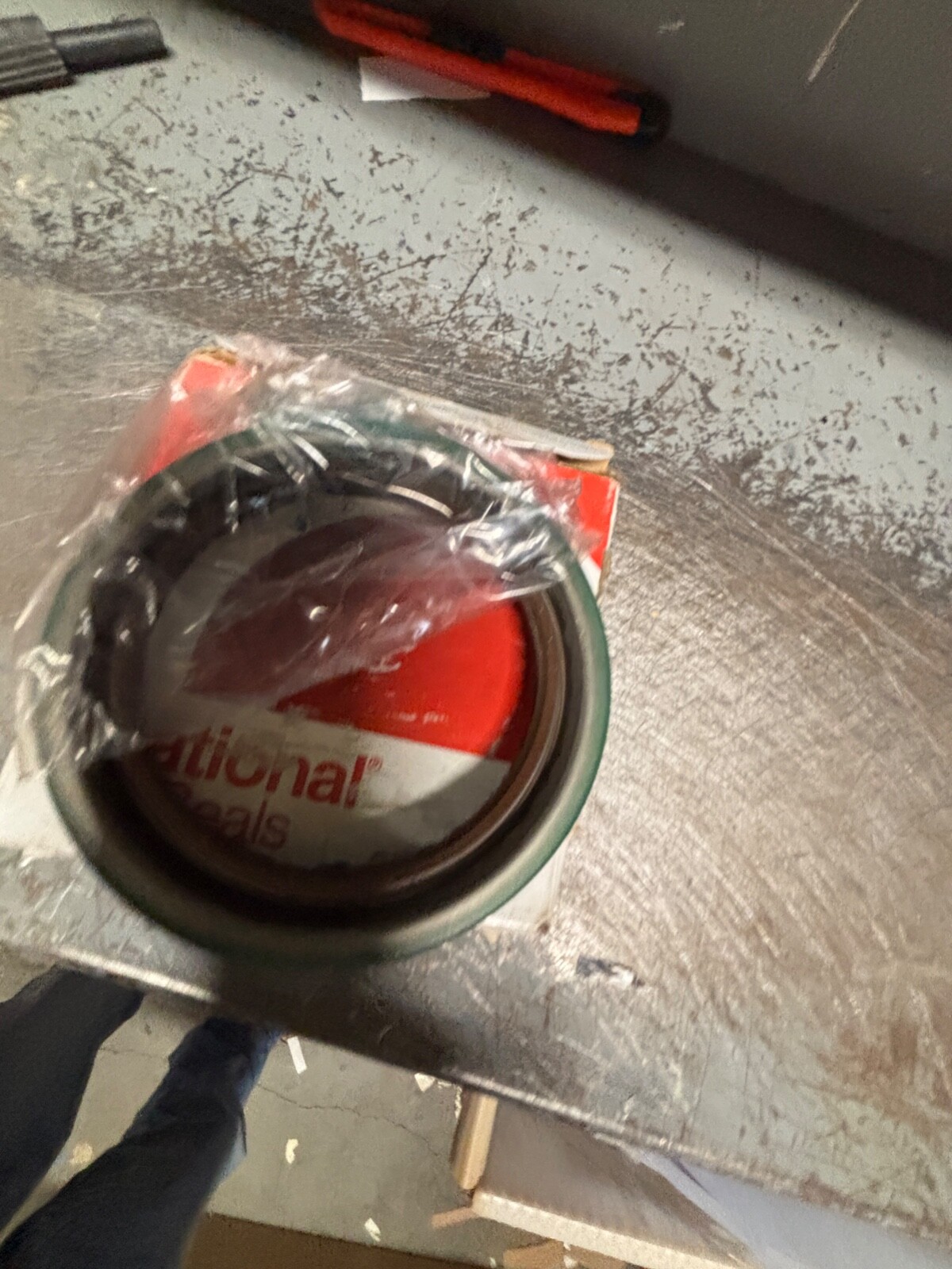 National 710568 Seal. lot of 1