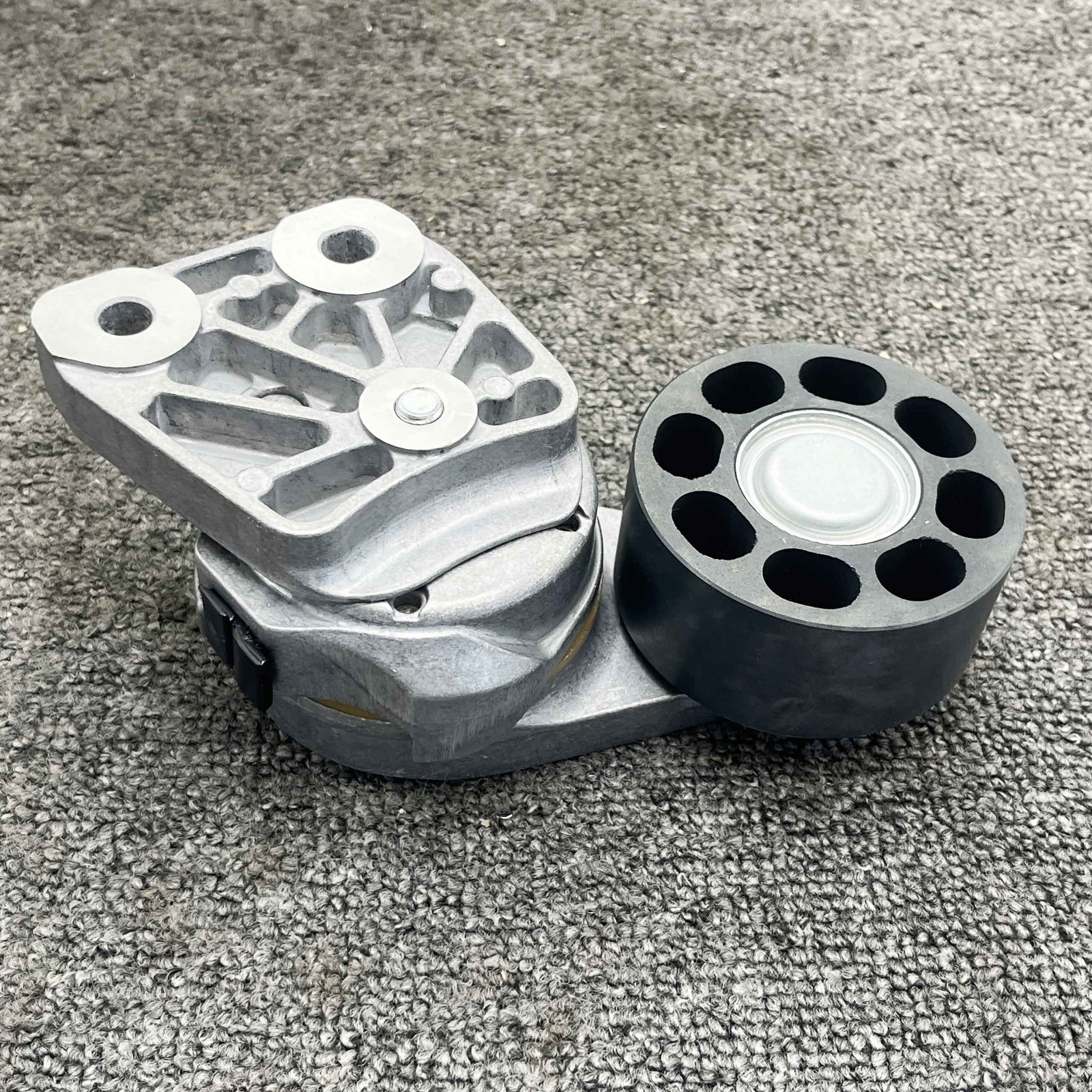 A/C Belt Tensioner 23669027 21454379 Fits For Volvo D13 Engine Strong Truck USA