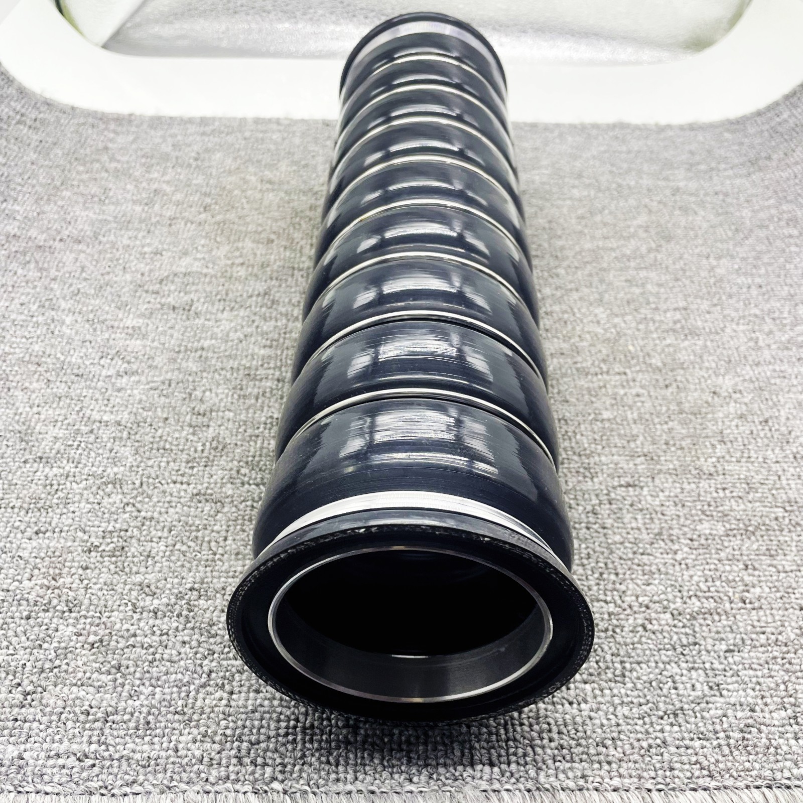 New Heavy Duty Charge Air Hose,(Black) Fits For Volvo Truck D12 VNL 21312237