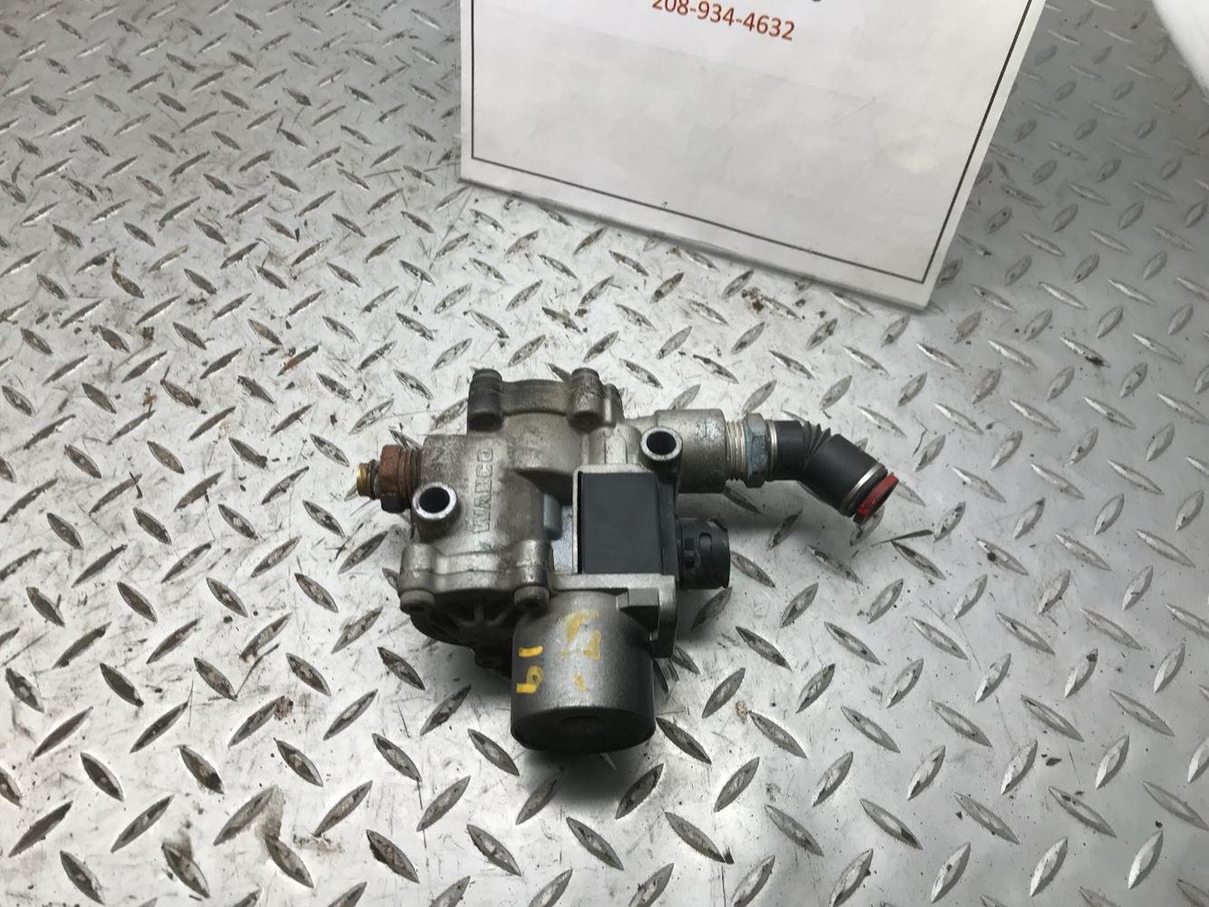 WABCO ABS Relay Valve/Sensor PN: 472-195-052-0