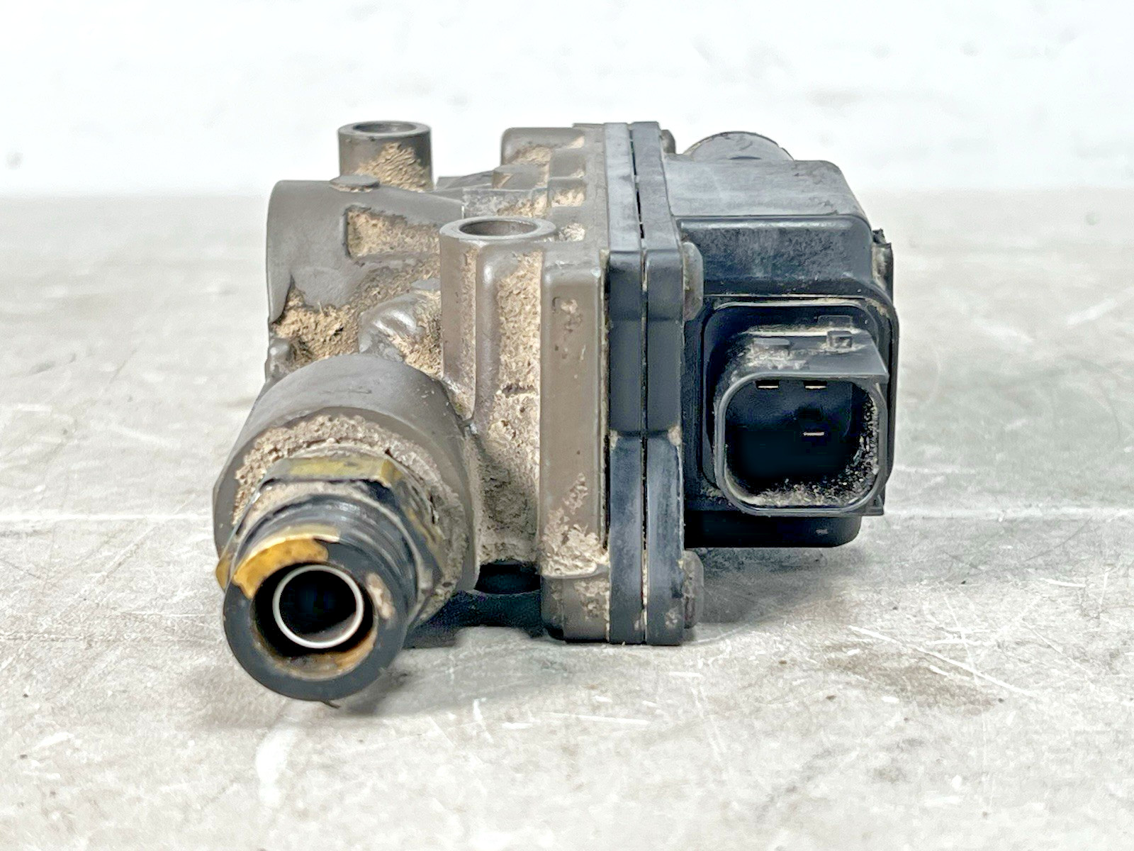 2021 Freightliner WABCO ABS Modulator Solenoid Valve (472-196-051-0) *2786*