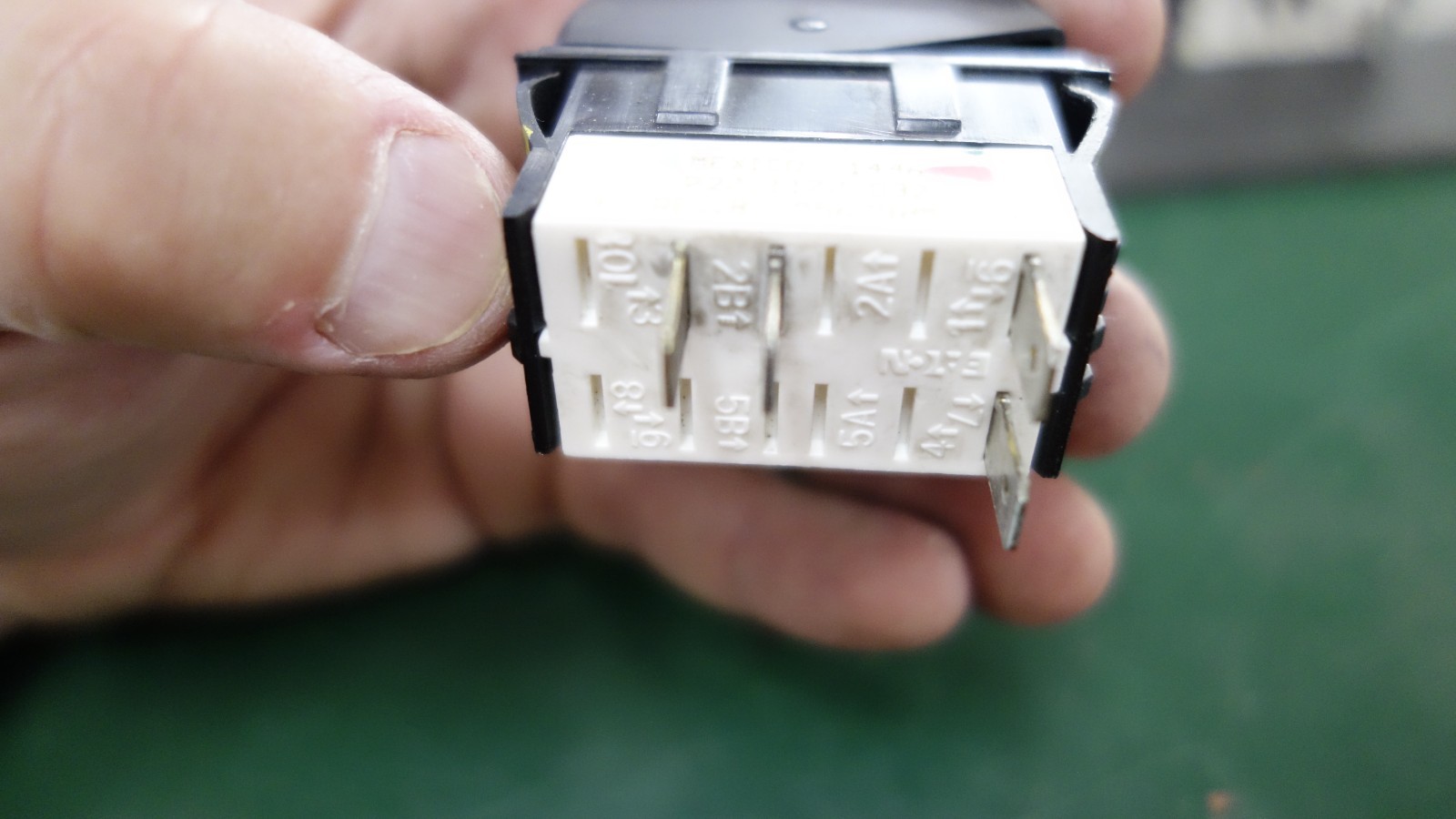 Peterbilt P27-1177-032 OEM PACCAR Pre Trip Diagnostics Check Rocker Switch