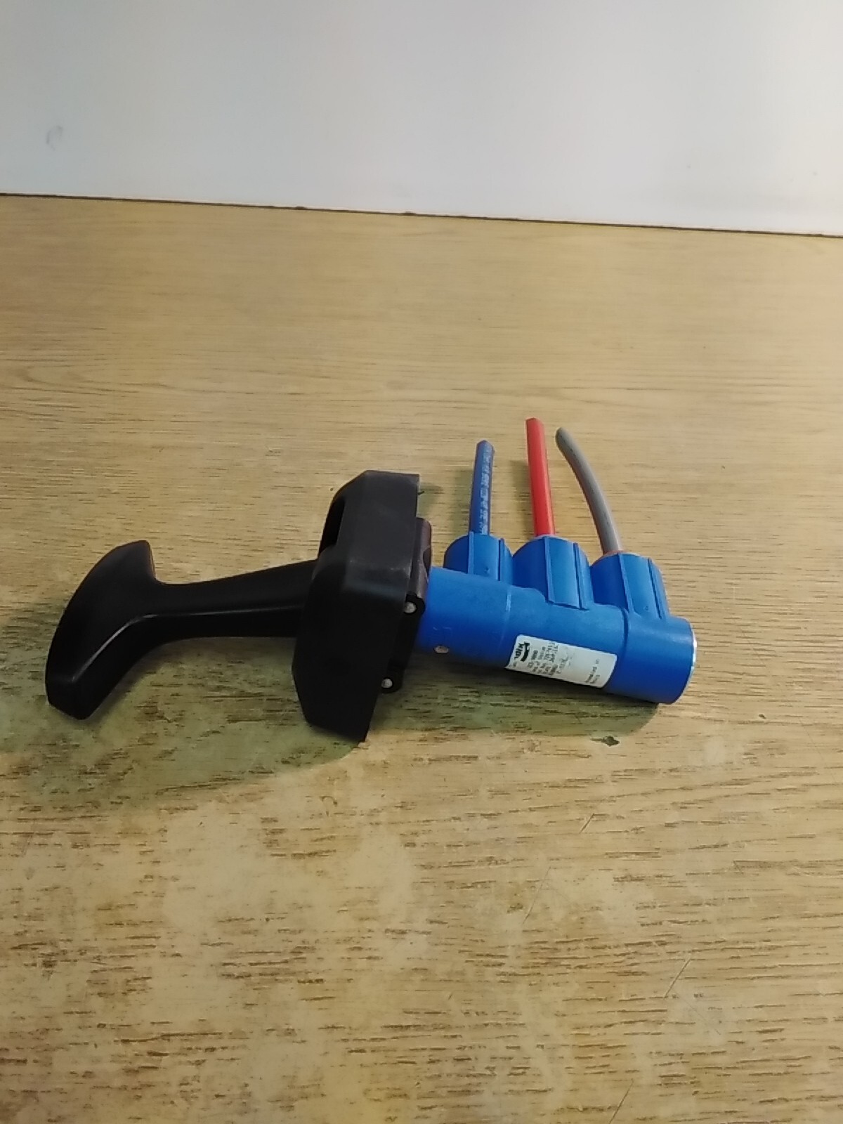 Bendix Trailer Parking Brake Switch 7267413 *FREE SHIPPING*