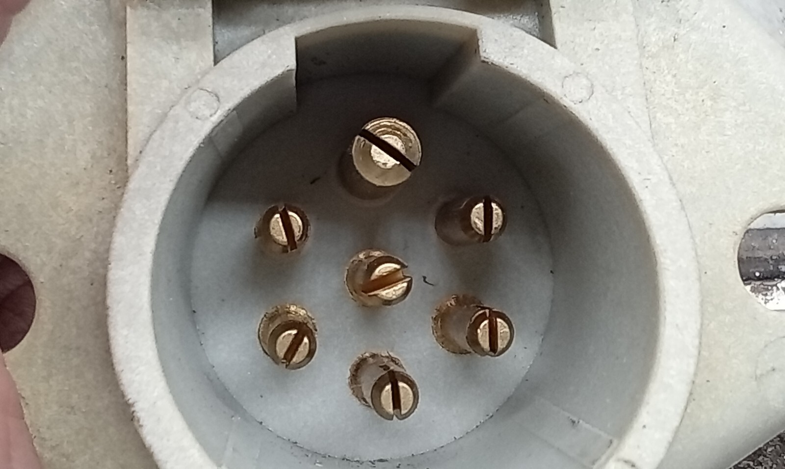 2 QTY NOS BERG SAE J560b 7 Pin Trailer Sockets + SAE J560b Connectors