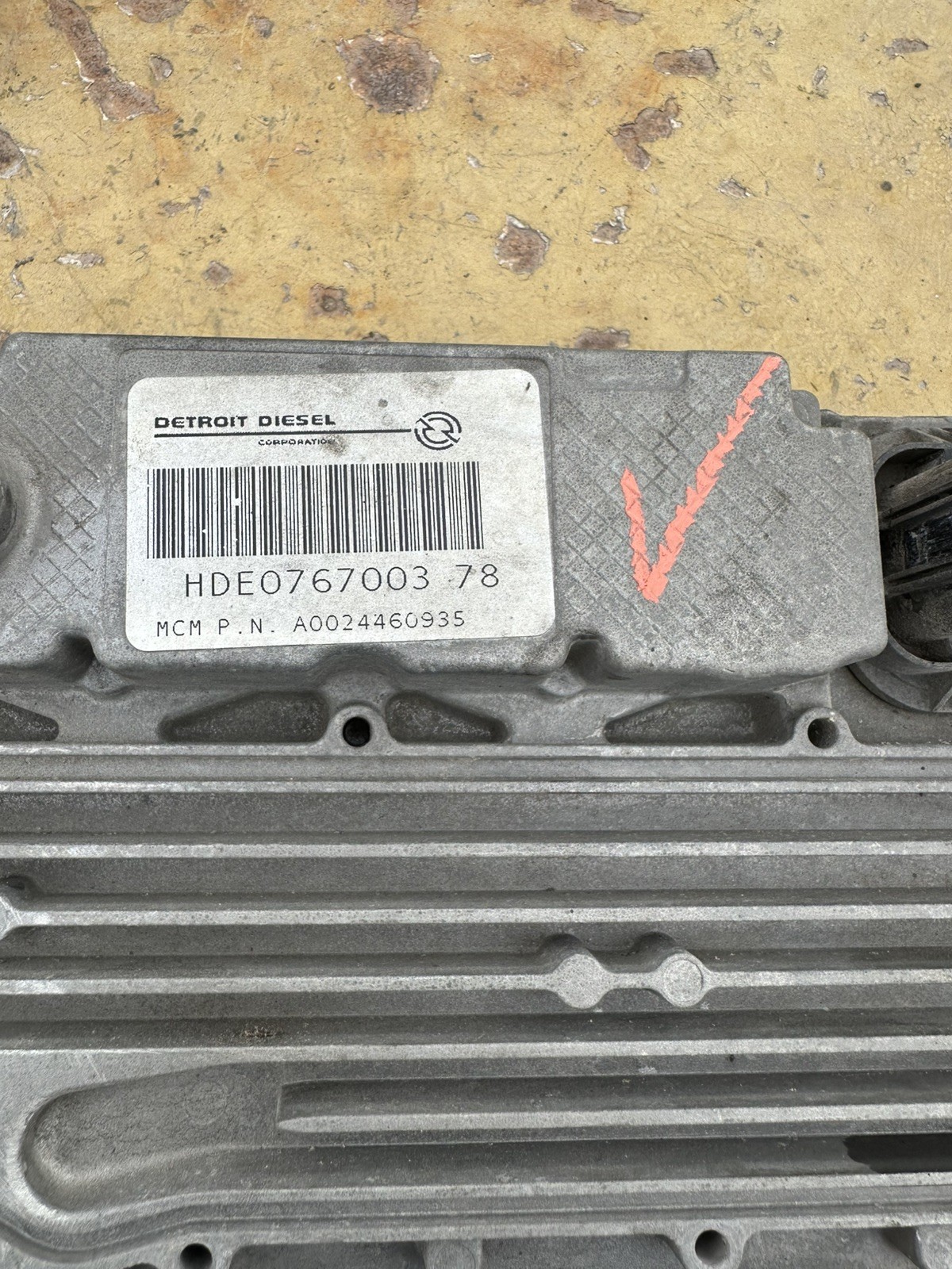 GENUINE: 2021/.A 002 446 09 35 / 002 Freightliner Cascadia ENGINE CONTROL MODULE