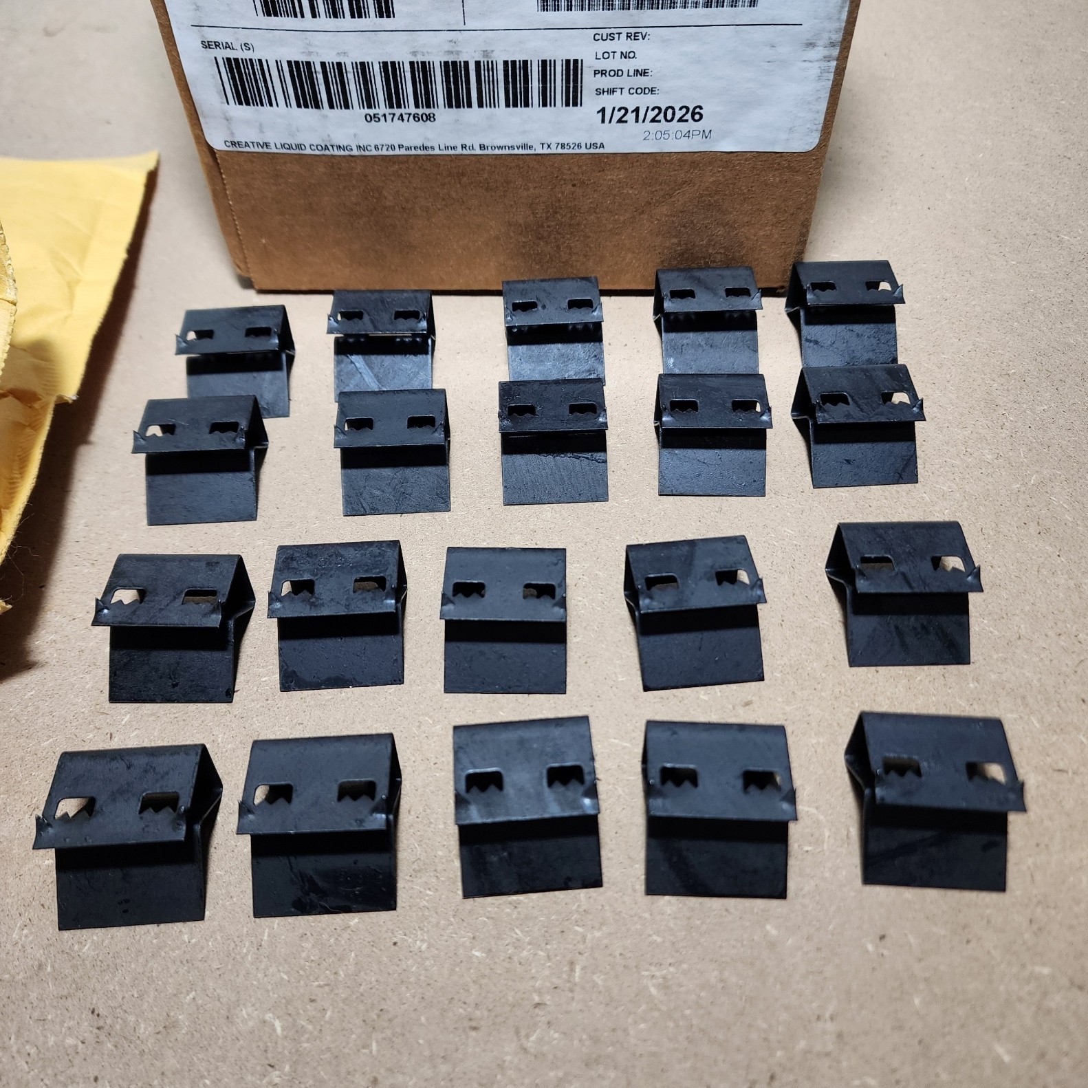 20 Count – Navistar International 3541216C1 Engine Cover Clip