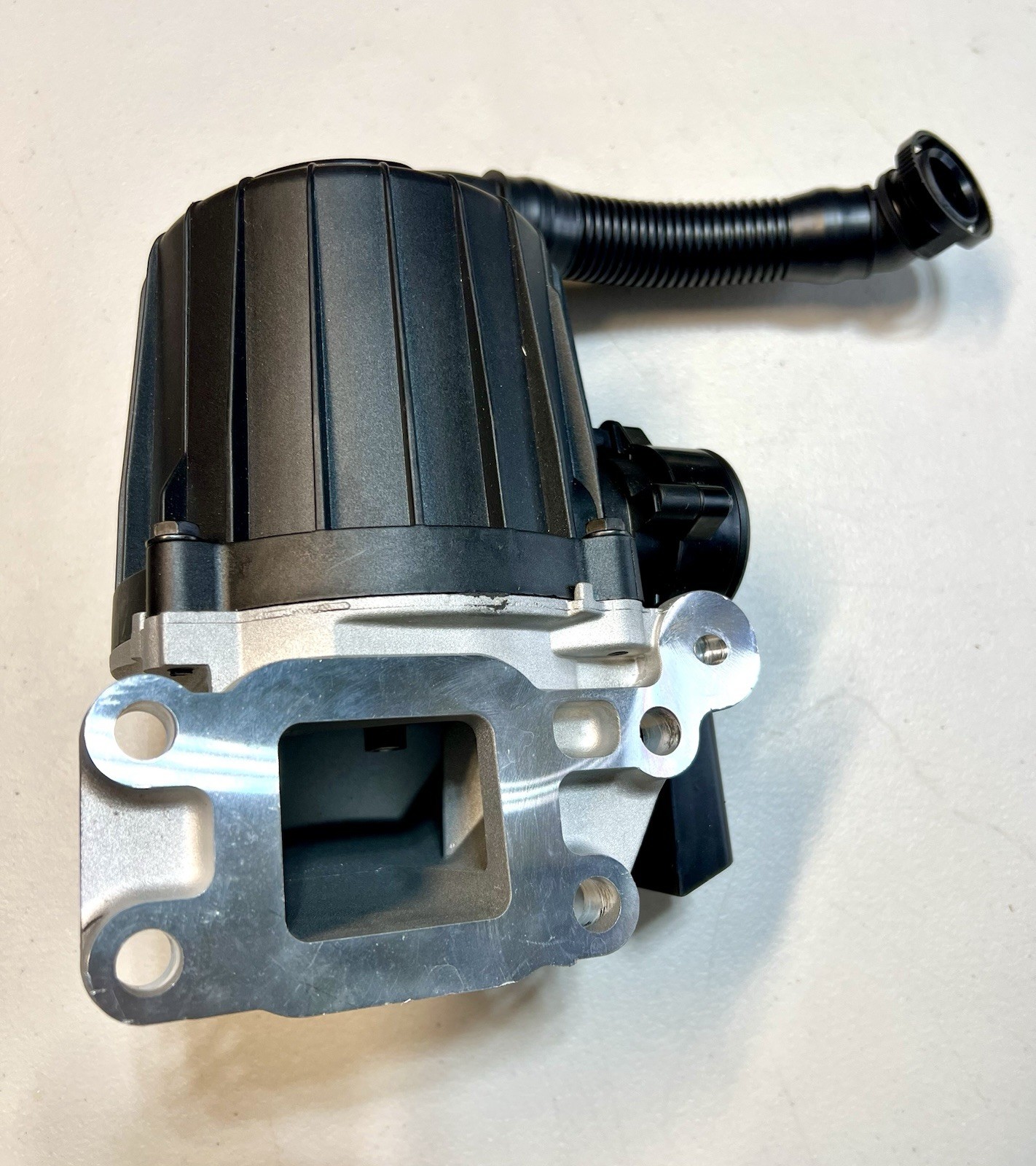 Crankcase Breather Oil Separator For Freightliner For Mack MP8 Detroit DD15 DD13