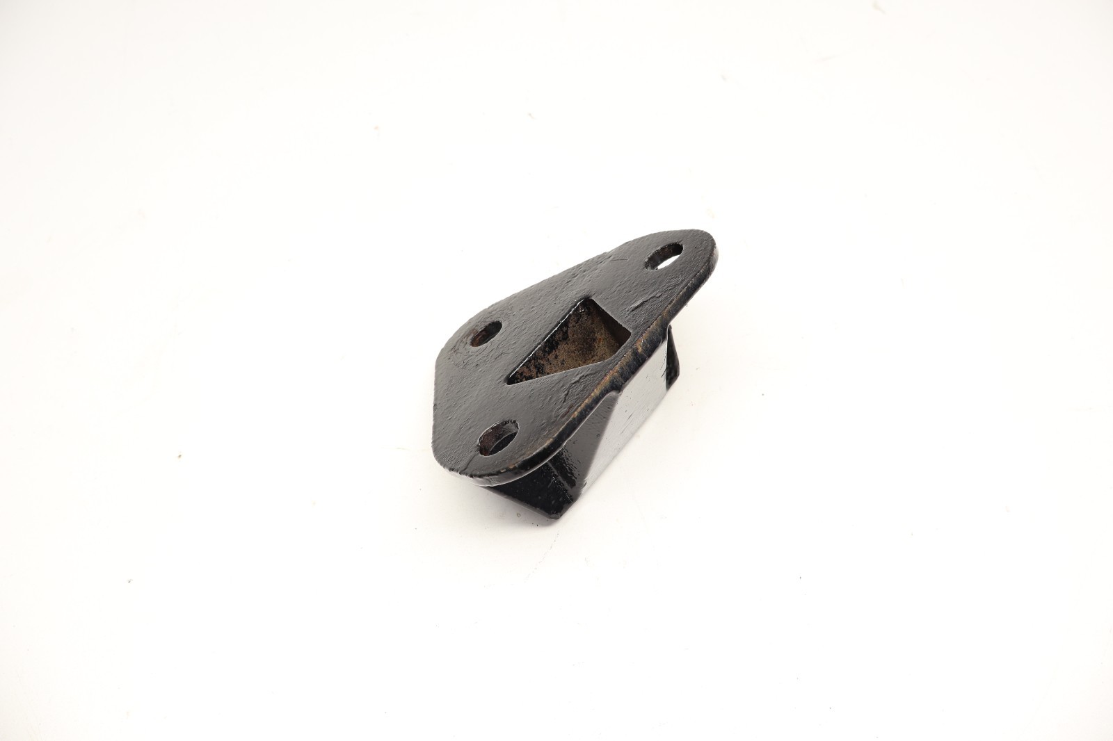 2023 PETERBILT 579 PACCAR REAR AXLE FRAME BUMPER STOP BRACKET 01-52865