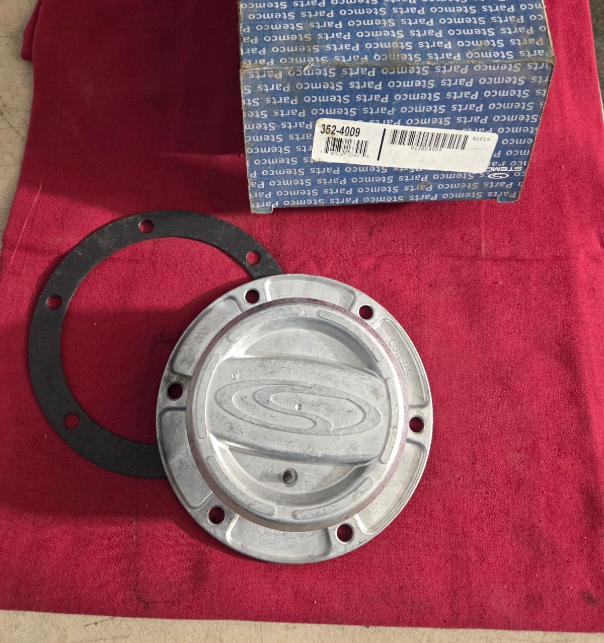 Stemco Hub Cap 352-4009, Aluminum with Gasket, NEW OLD STOCK