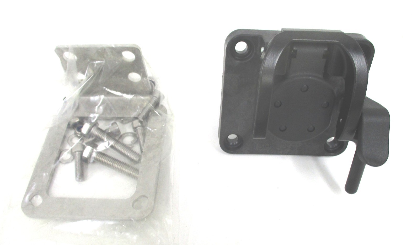 11783-2 BREAK AWAY BUS TRAILER CONNECTOR RECEPTACLE 9-PIN WITH BRACKET RE201033