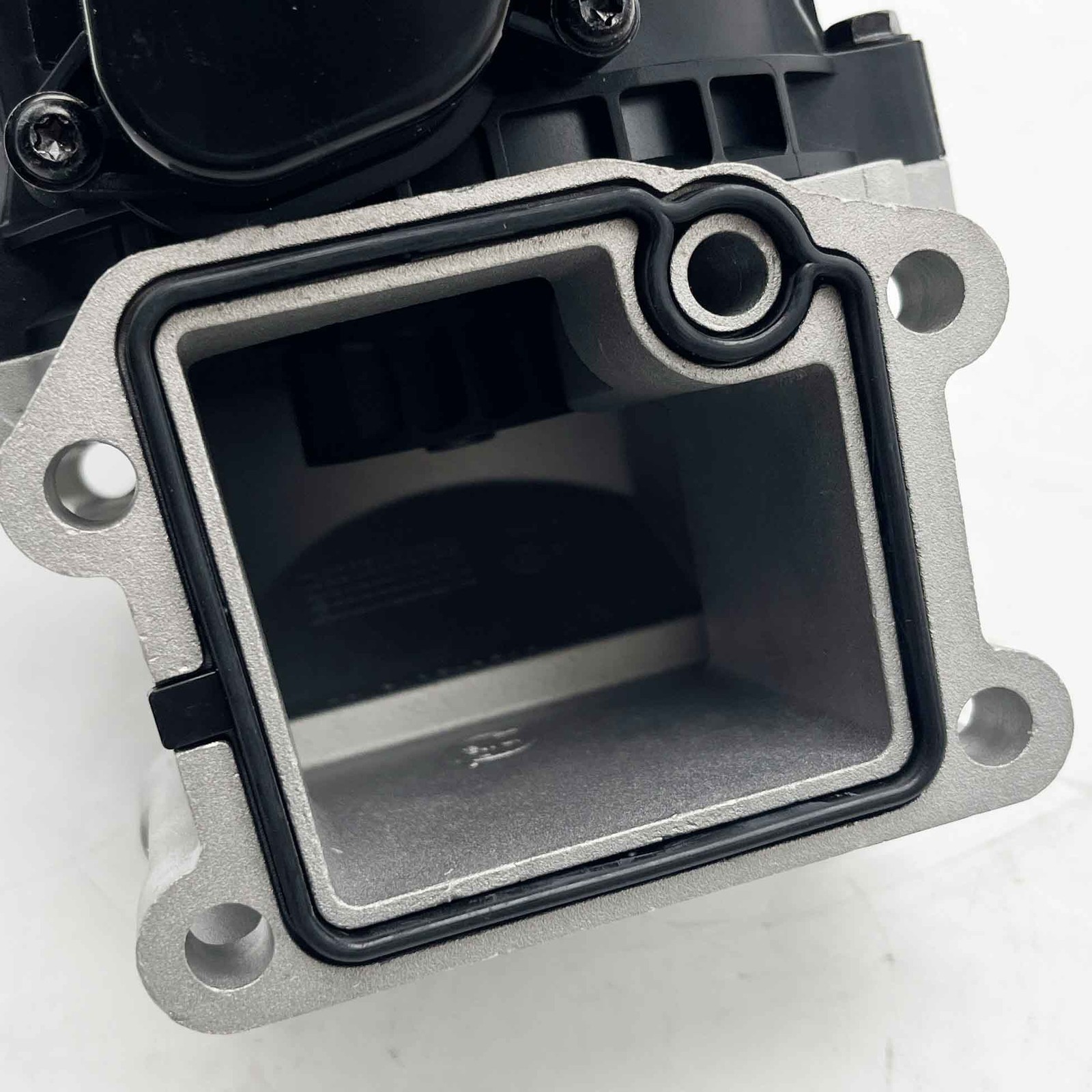 New Oil Crankcase Ventilation Separator for Volvo D13 MP8 21122539 21475228
