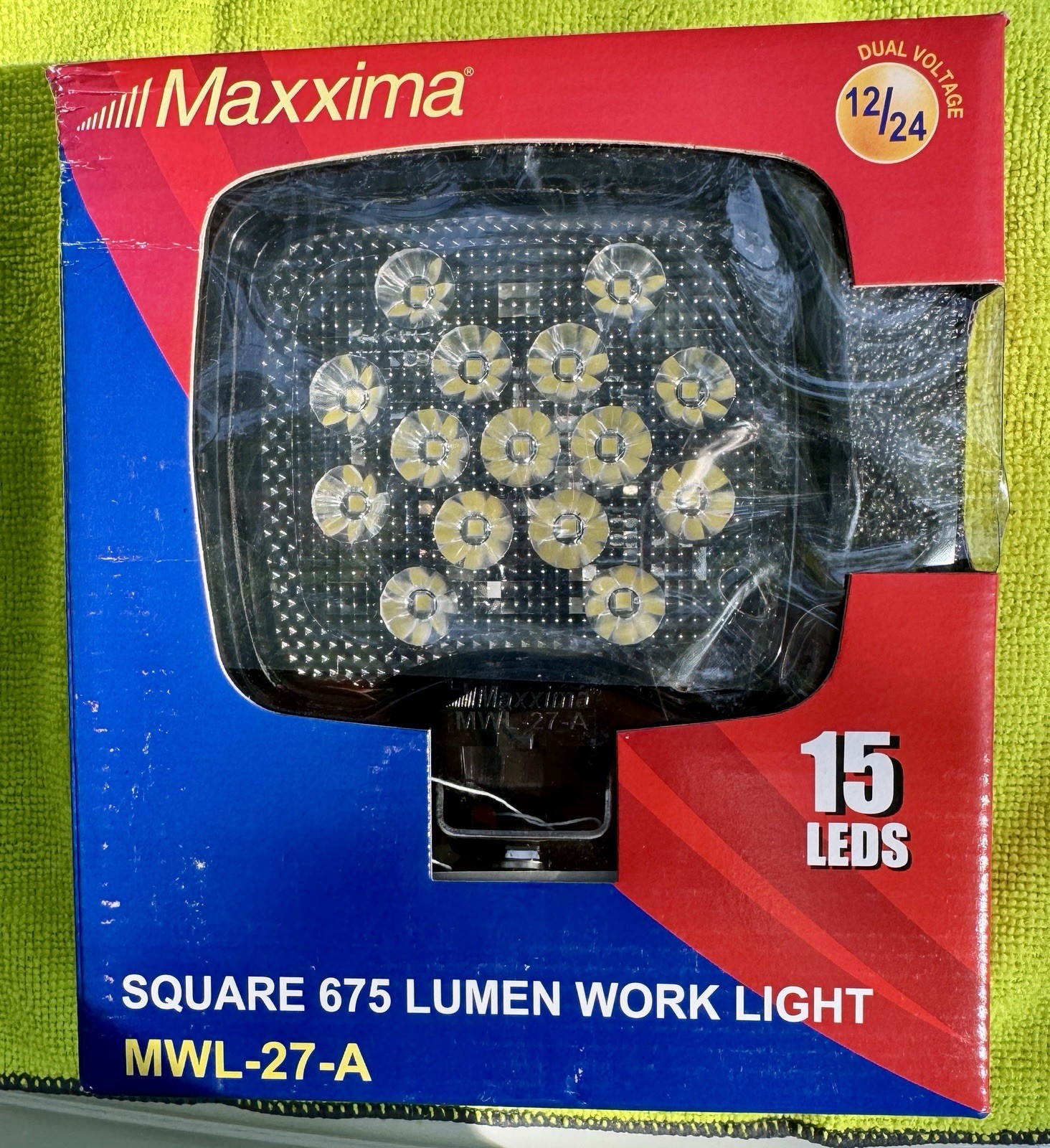 Maxxima MWL-27-A Black Square 15 LED Work Light (675 Lumens)