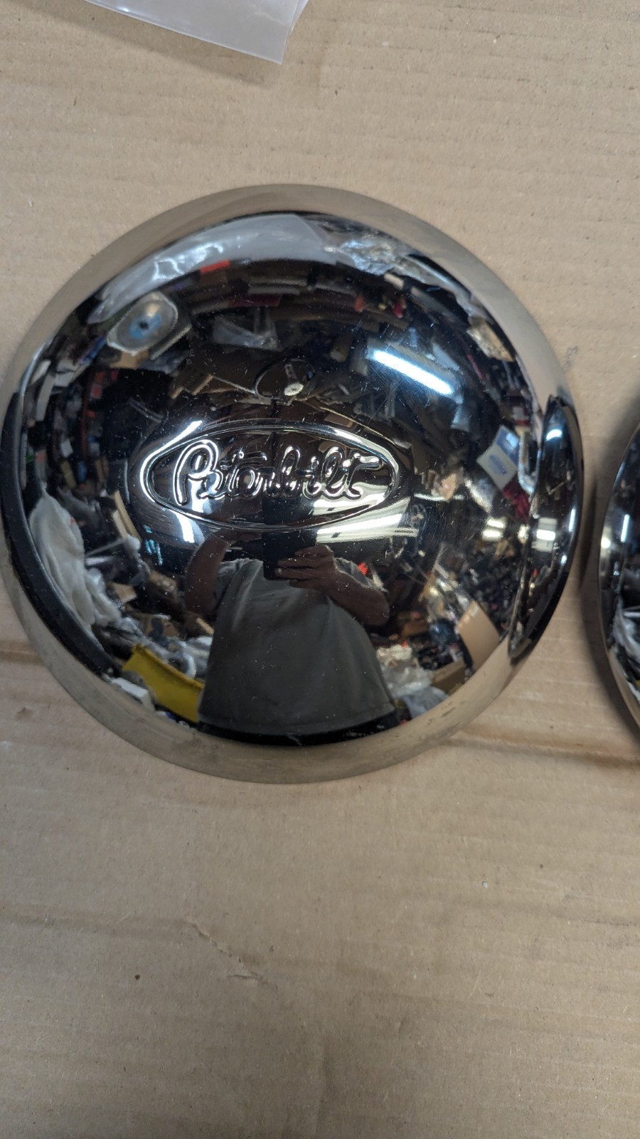 PETERBILT-Roadmaster Style 204 Chrome Front Hub Cap w/5 Notch Cutout (3/8″ Lip)