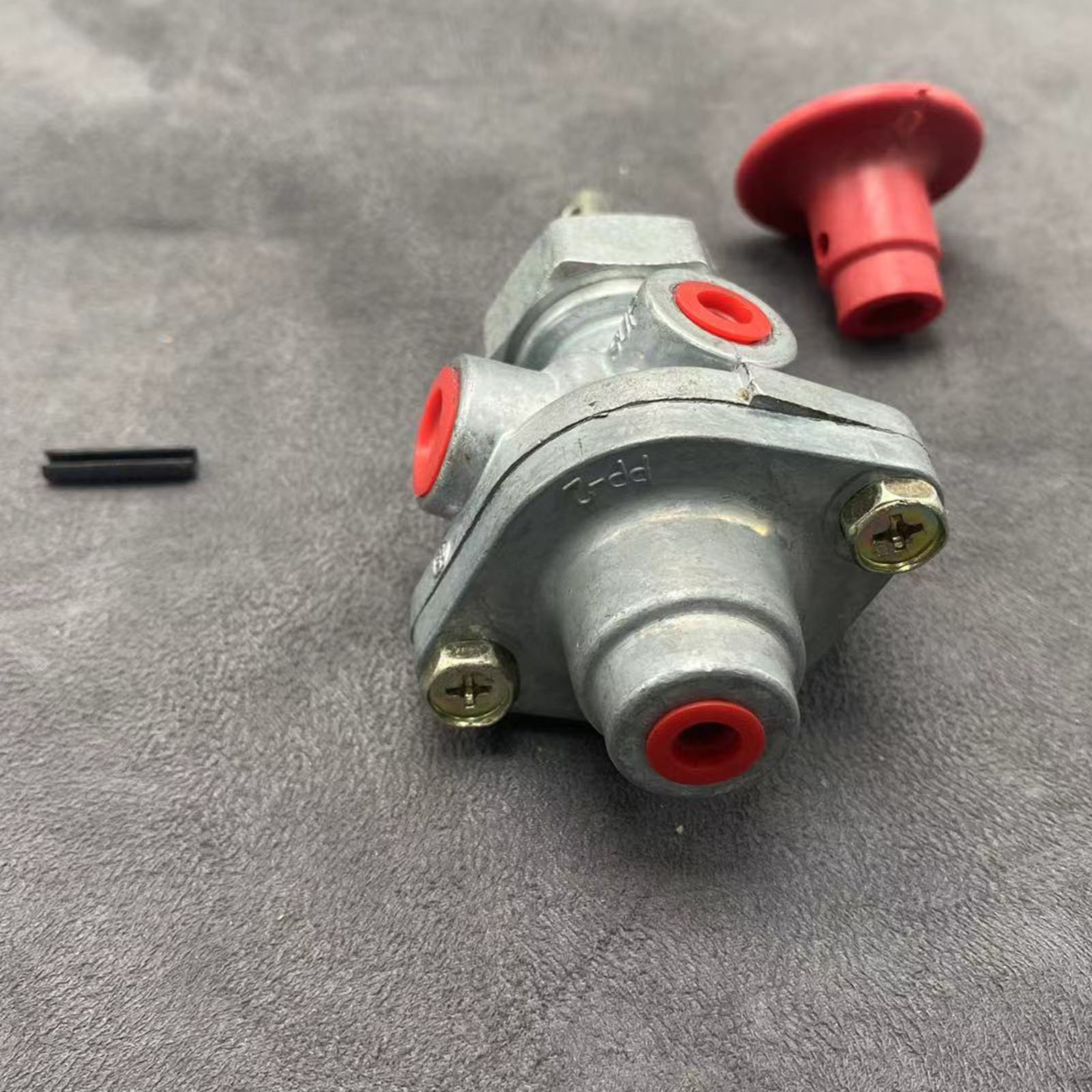 New for NISSAN DIESEL UD TRUCK HAND BRAKE VALVE SWITCH 4526000Z00