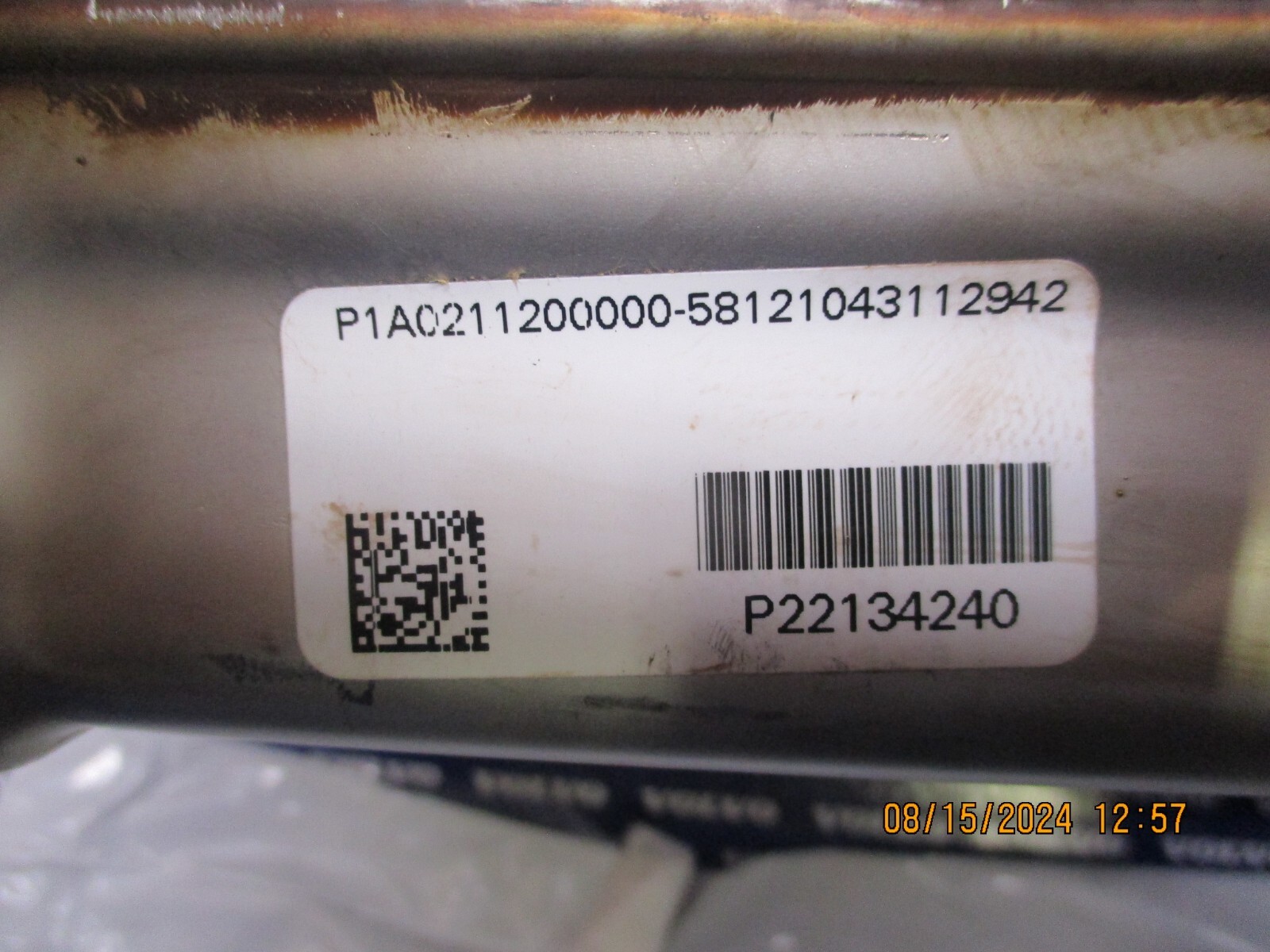 Genuine OEM Volvo D11 Mack MP7 cooler 85136427 kit with all for replacement