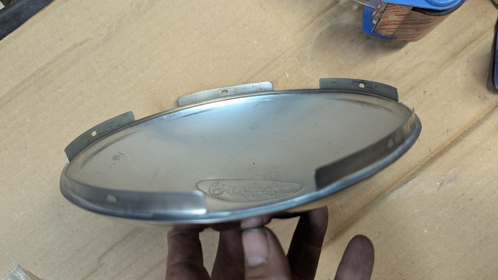 PETERBILT-Roadmaster Style 204 Chrome Front Hub Cap w/5 Notch Cutout (3/8″ Lip)