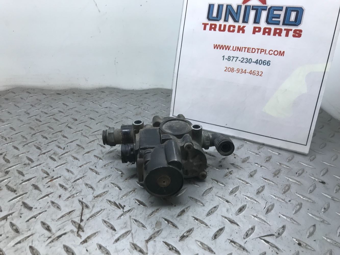 WABCO ABS Relay Valve/Sensor. PN: 472-195-052-0