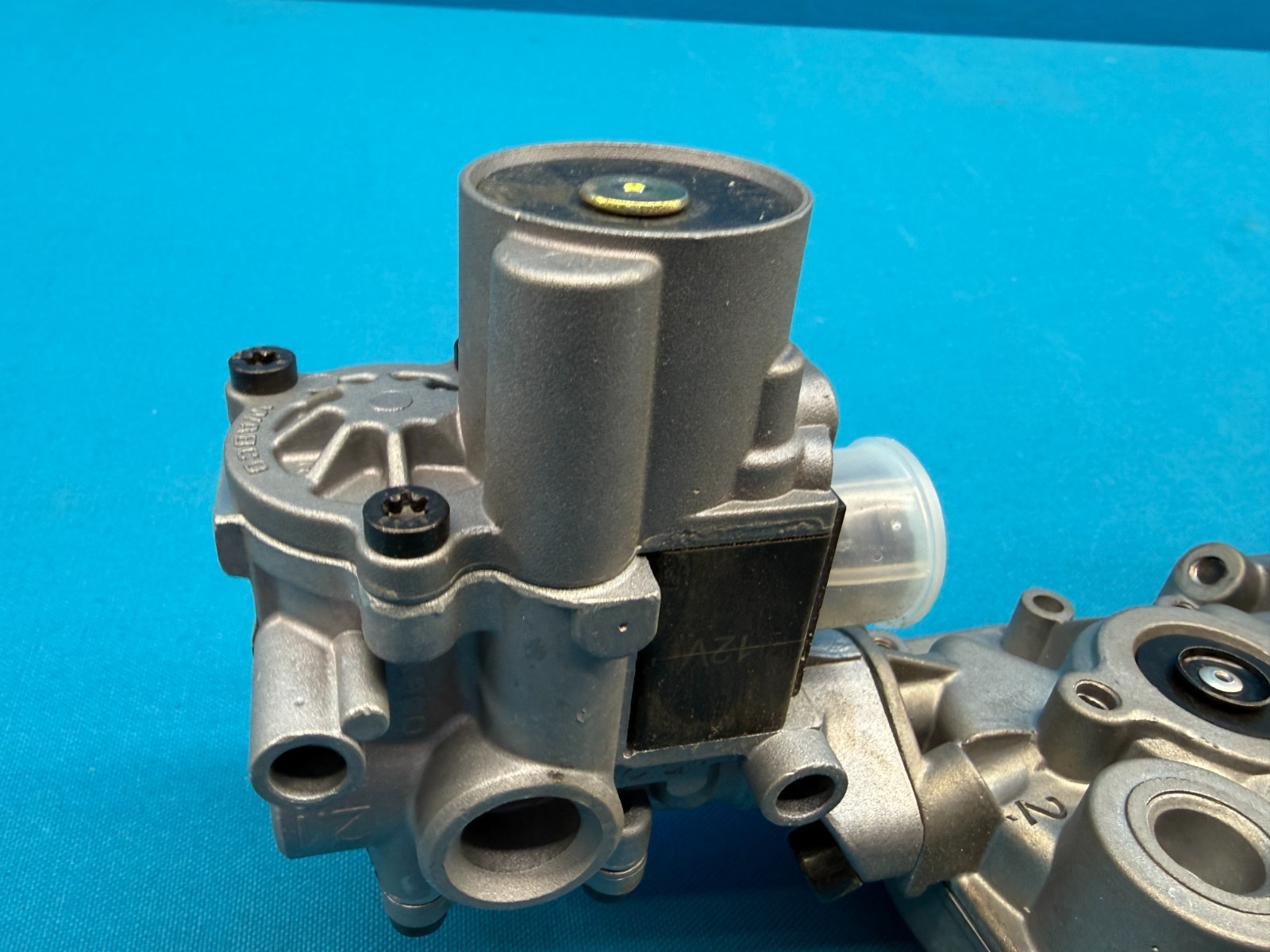 Meritor Wabco 4725001210 Rear Tractor ABS Modulator Valve Package Assembly