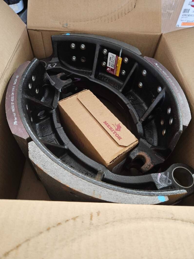 New KSMA23024515PC Meritor Brake Shoes 4515PC Heavy Duty Cast Iron Brake Shoes