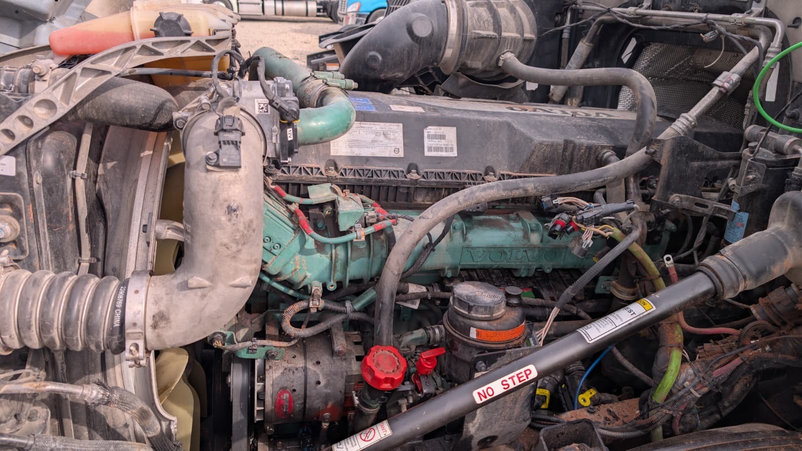 VOLVO D13 COMPLETE ENGINE WITH ALL ACCESSORIES LOW MILES 515k