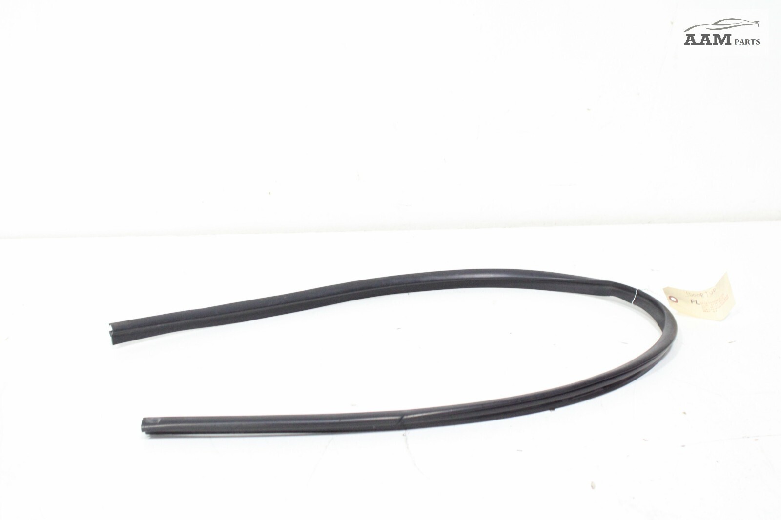 2018-2024 FREIGHTLINER CASCADIA FRONT LEFT DOOR UPPER WEATHERSTRIP SEAL OEM