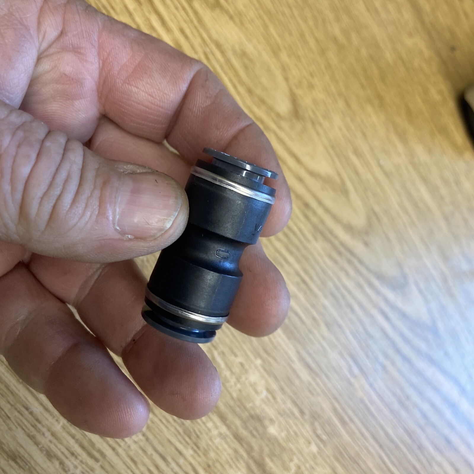 Push-to-Connect (PTC) Fitting Velvac 016660 full union 3/8 push lock