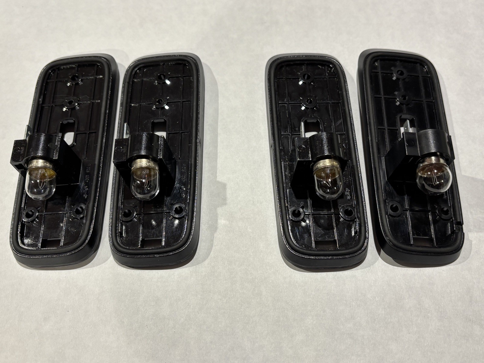 Genuine Mercedes Atego front top roof Left & right Light A0028205056 or 5156