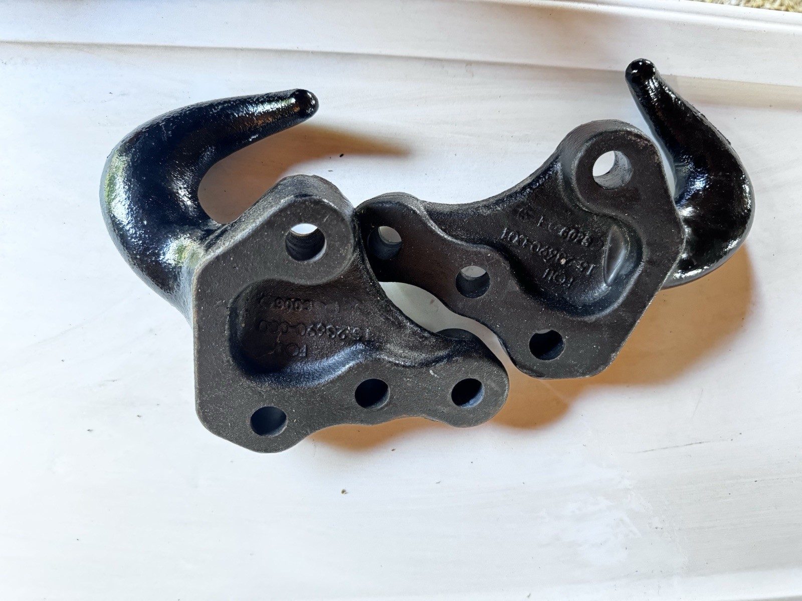 Freightliner M2 106Tow Hooks 15-23690-000 15-23690-001 (Pair) New take off part
