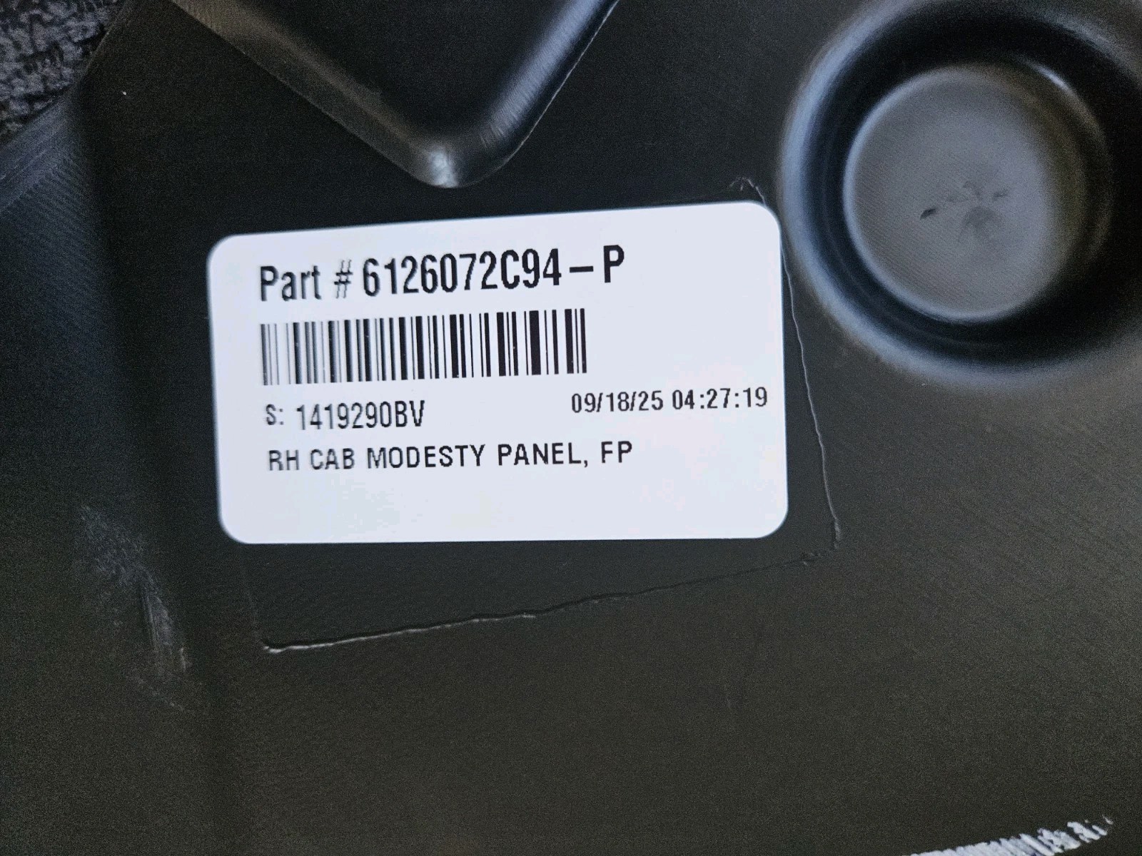 6126072C94 NAVISTAR PDC PANEL MODESTY ASSY RH – NEW – OEM – FAST SHIPPING