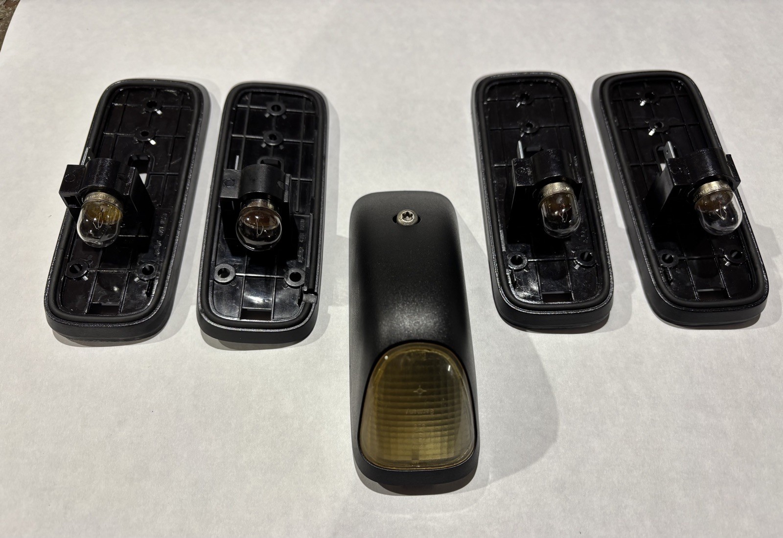 Genuine Mercedes Atego front top roof Left & right Light A0028205056 or 5156